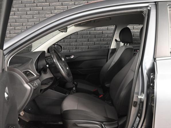Hyundai Solaris II с пробегом 2017 года, цена 1 400 000 рублей, 58882 км, седан, Автокод Объявления