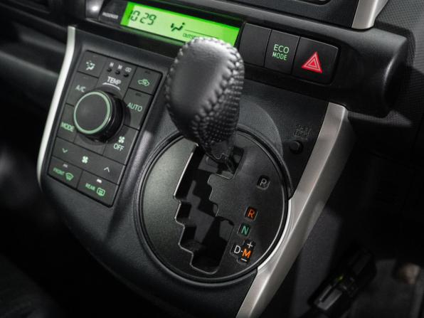 Toyota Wish II с пробегом 2011 года, цена 1 149 500 рублей, 281092 км, минивэн, Автокод Объявления