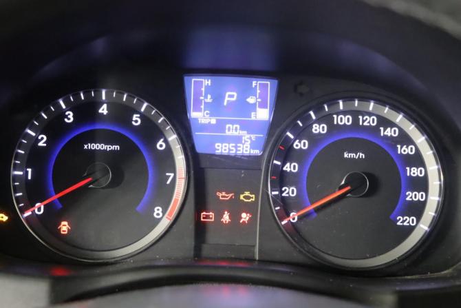 Hyundai Solaris I Рестайлинг с пробегом 2015 года, цена 939 990 рублей, 98538 км, хэтчбек, Автокод Объявления