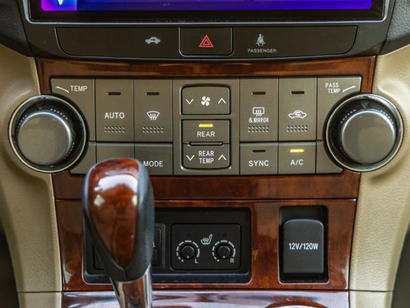 Toyota Highlander II (XU40) Рестайлинг с пробегом 2012 года, цена 1 798 000 рублей, 222317 км, внедорожник, Автокод Объявления