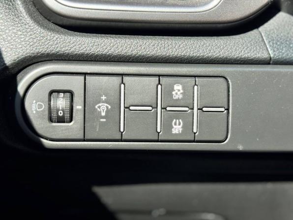 Kia Ceed III Рестайлинг с пробегом 2021 года, цена 2 050 000 рублей, 76502 км, универсал, Автокод Объявления