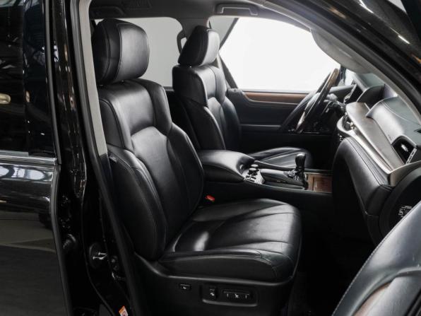 Lexus LX III Рестайлинг 2 с пробегом 2017 года, цена 7 650 000 рублей, 119170 км, внедорожник, Автокод Объявления