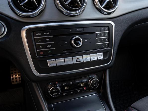 Mercedes-Benz GLA I (X156) Рестайлинг с пробегом 2019 года, цена 2 990 000 рублей, 26963 км, внедорожник, Автокод Объявления