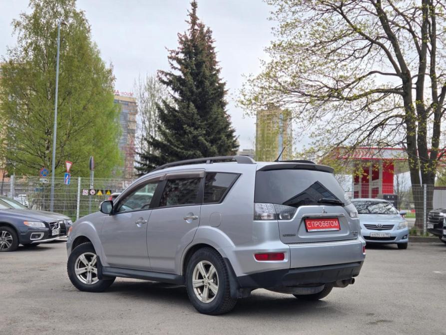 Mitsubishi Outlander II Рестайлинг Санкт-Петербург  - изображение 4
