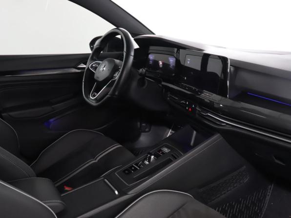Volkswagen Golf VIII с пробегом 2021 года, цена 3 050 000 рублей, 45933 км, хэтчбек, Автокод Объявления