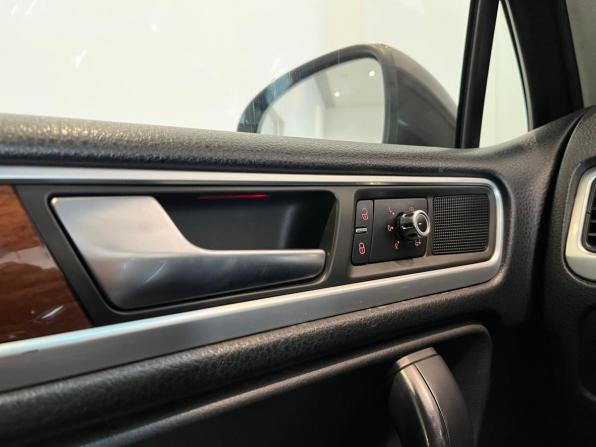 Volkswagen Touareg II с пробегом 2010 года, цена 1 750 000 рублей, 241319 км, внедорожник, Автокод Объявления