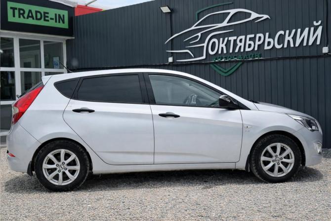 Hyundai Solaris I Рестайлинг с пробегом 2015 года, цена 899 000 рублей, 90000 км, хэтчбек, Автокод Объявления