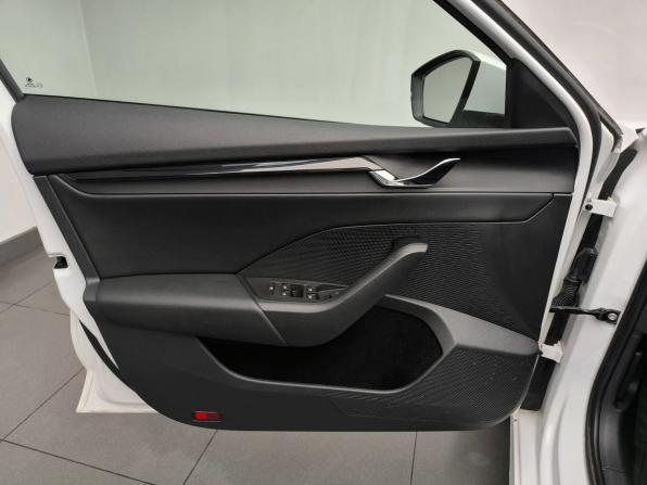 Skoda Octavia IV (A8) с пробегом 2021 года, цена 2 284 000 рублей, 51704 км, лифтбек, Автокод Объявления