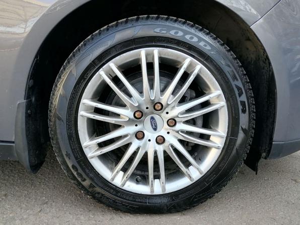 Ford Focus III Рестайлинг с пробегом 2015 года, цена 815 000 рублей, 122086 км, хэтчбек, Автокод Объявления