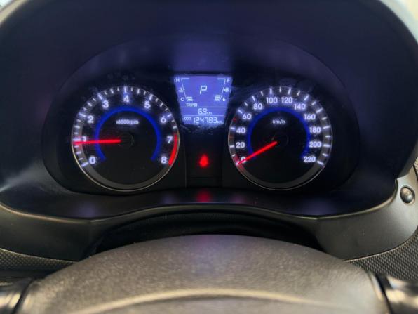 Hyundai Solaris I с пробегом 2013 года, цена 930 000 рублей, 124000 км, седан, Автокод Объявления