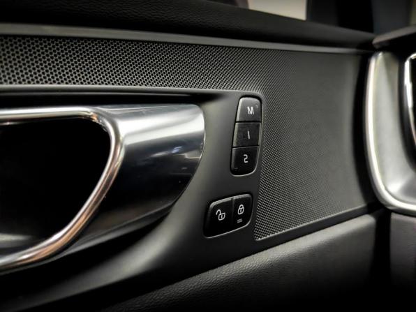 Volvo XC60 II с пробегом 2021 года, цена 4 165 000 рублей, 60002 км, внедорожник, Автокод Объявления