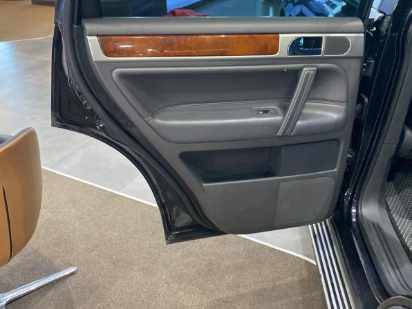 Volkswagen Touareg I Рестайлинг с пробегом 2008 года, цена 840 000 рублей, 300000 км, внедорожник, Автокод Объявления