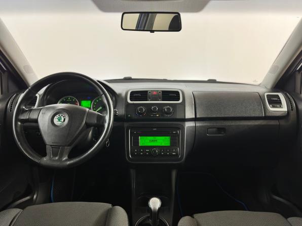 Skoda Fabia II с пробегом 2009 года, цена 420 000 рублей, 206863 км, хэтчбек, Автокод Объявления