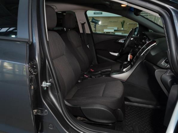 Opel Astra J с пробегом 2012 года, цена 618 000 рублей, 241166 км, хэтчбек, Автокод Объявления