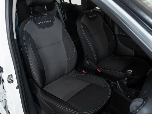 Renault Logan II Рестайлинг с пробегом 2022 года, цена 1 294 000 рублей, 62495 км, седан, Автокод Объявления