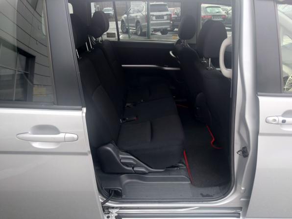 Toyota ISis I Рестайлинг с пробегом 2012 года, цена 1 350 000 рублей, 92650 км, компактвэн, Автокод Объявления