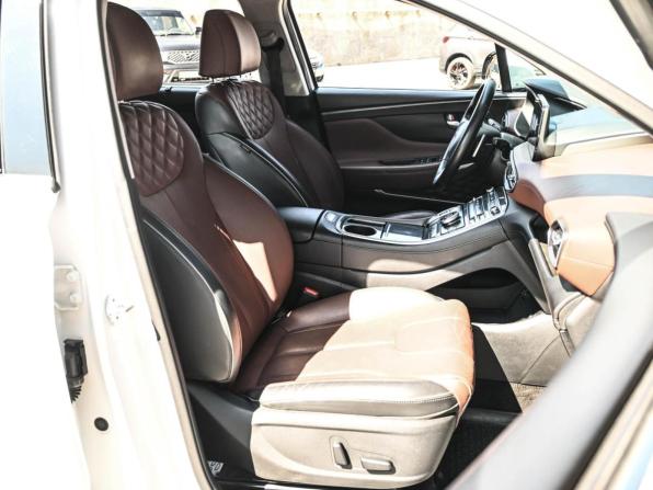 Hyundai Santa Fe IV Рестайлинг с пробегом 2022 года, цена 3 674 000 рублей, 55540 км, внедорожник, Автокод Объявления