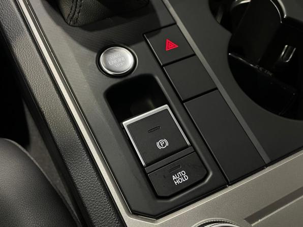 Volkswagen Touareg III с пробегом 2018 года, цена 4 539 000 рублей, 82200 км, внедорожник, Автокод Объявления