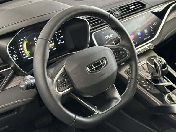 Geely Atlas Pro с пробегом 2024 года, цена 2 385 000 рублей, 15068 км, внедорожник, Автокод Объявления