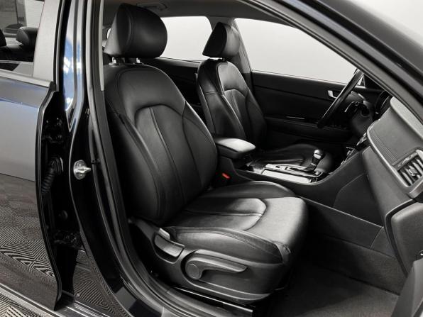 Kia Optima IV Рестайлинг с пробегом 2018 года, цена 1 985 900 рублей, 141550 км, седан, Автокод Объявления