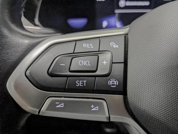 Volkswagen Taos I с пробегом 2022 года, цена 2 390 000 рублей, 95360 км, внедорожник, Автокод Объявления
