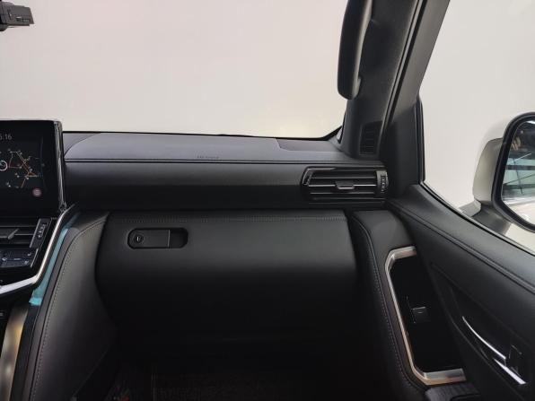 Toyota Land Cruiser 300 Series с пробегом 2022 года, цена 12 900 000 рублей, 11148 км, внедорожник, Автокод Объявления