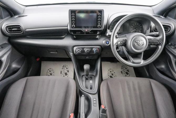 Toyota Yaris IV с пробегом 2021 года, цена 1 149 000 рублей, 78000 км, хэтчбек, Автокод Объявления
