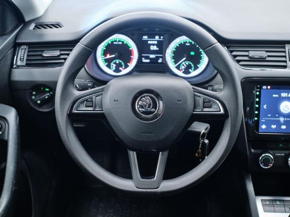 Skoda Octavia III (A7) Рестайлинг с пробегом 2023 года, цена 2 033 000 рублей, 105300 км, лифтбек, Автокод Объявления