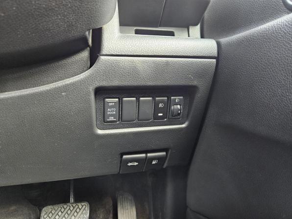 Nissan Serena III (C25) с пробегом 2010 года, цена 965 000 рублей, 215000 км, минивэн, Автокод Объявления