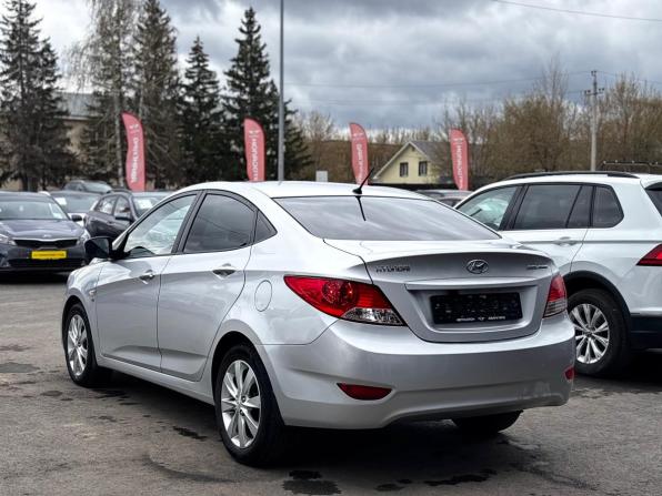 Hyundai Solaris I с пробегом 2014 года, цена 830 000 рублей, 163334 км, седан, Автокод Объявления