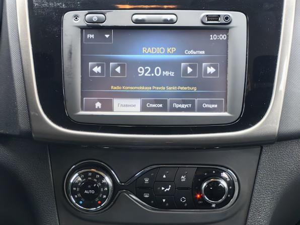 Renault Sandero II с пробегом 2014 года, цена 669 000 рублей, 201000 км, хэтчбек, Автокод Объявления