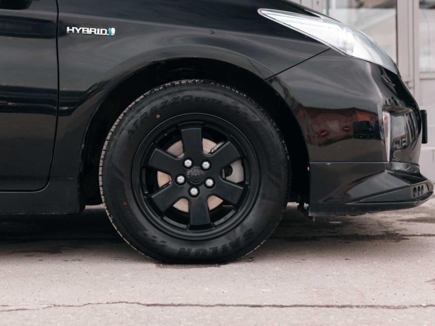 Toyota Prius III Рестайлинг (XW30) Новосибирск  - изображение 9