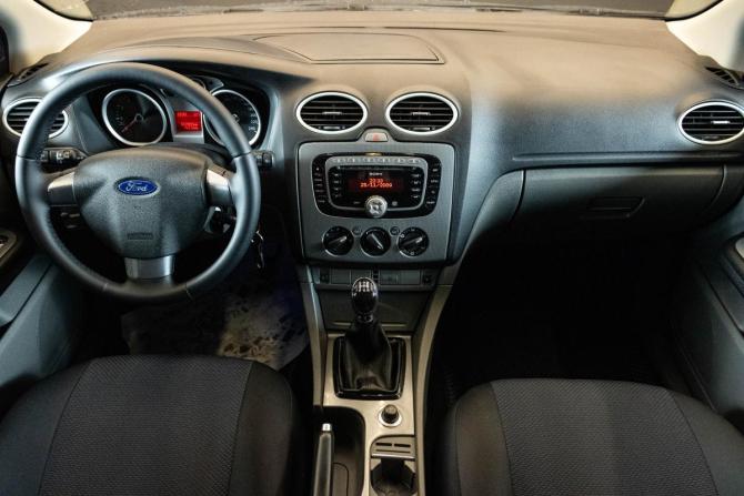 Ford Focus II Рестайлинг с пробегом 2009 года, цена 650 000 рублей, 163983 км, хэтчбек, Автокод Объявления