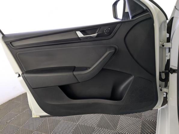 Skoda Rapid II с пробегом 2021 года, цена 1 220 000 рублей, 176346 км, лифтбек, Автокод Объявления