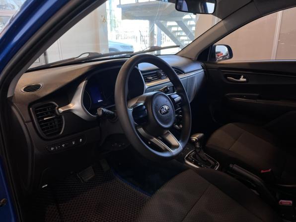 Kia Rio IV Рестайлинг с пробегом 2021 года, цена 1 379 000 рублей, 98000 км, седан, Автокод Объявления