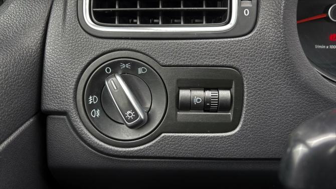Volkswagen Polo V с пробегом 2013 года, цена 1 165 000 рублей, 76607 км, седан, Автокод Объявления