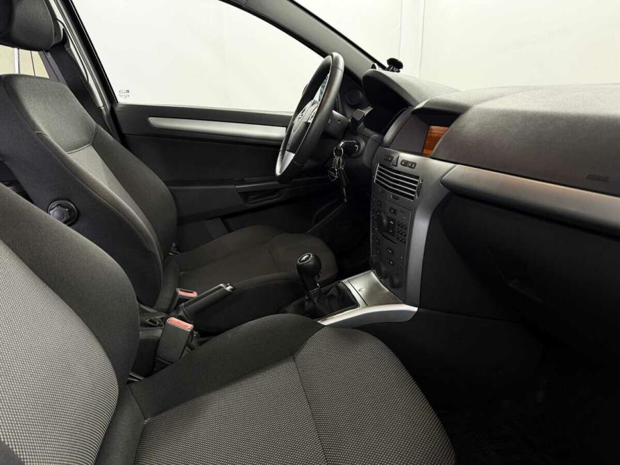 Opel Astra H Рестайлинг Москва  - изображение 11