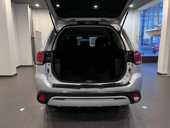 Mitsubishi Outlander III Рестайлинг 3 с пробегом 2021 года, цена 1 999 000 рублей, 114830 км, внедорожник, Автокод Объявления