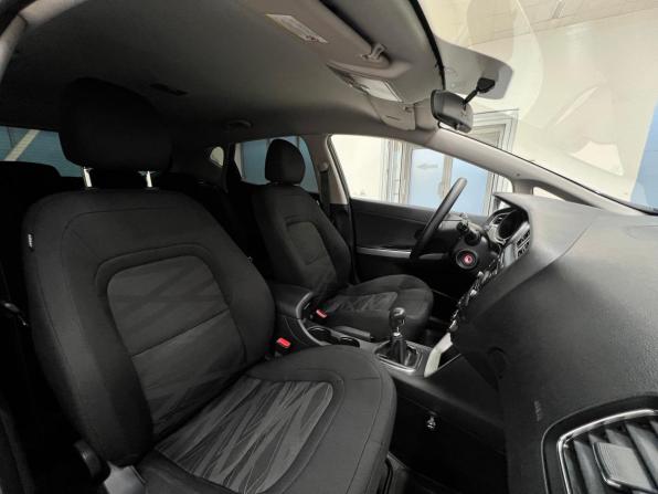 Kia Ceed II с пробегом 2013 года, цена 860 000 рублей, 143314 км, хэтчбек, Автокод Объявления