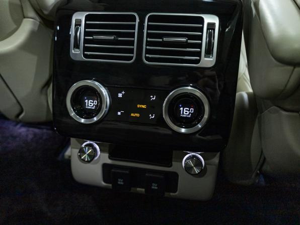 Land Rover Range Rover IV Рестайлинг с пробегом 2019 года, цена 5 490 000 рублей, 124939 км, внедорожник, Автокод Объявления
