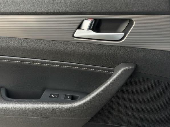 Hyundai Sonata VII (LF) Рестайлинг с пробегом 2017 года, цена 1 790 000 рублей, 125000 км, седан, Автокод Объявления
