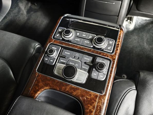 Audi A8 III (D4) Рестайлинг с пробегом 2015 года, цена 2 921 000 рублей, 100117 км, седан, Автокод Объявления