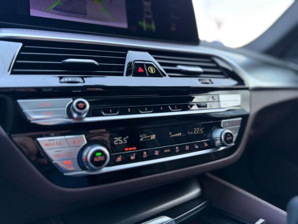 BMW 5 серии VII (G30/G31/G38) Рестайлинг с пробегом 2022 года, цена 4 390 000 рублей, 136082 км, седан, Автокод Объявления