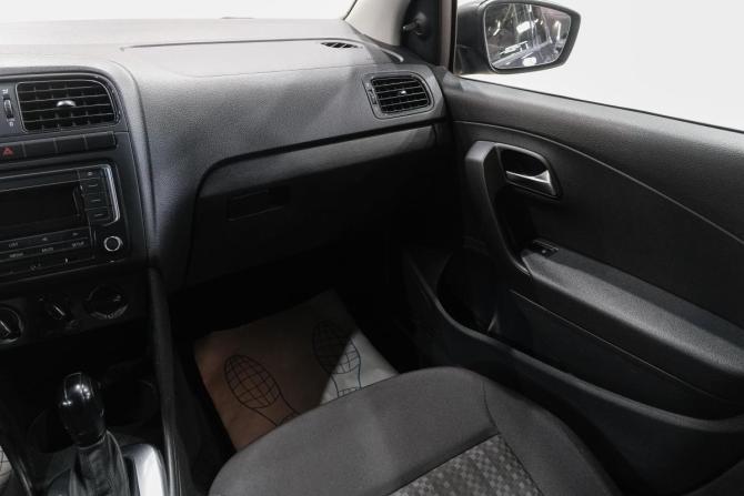 Volkswagen Polo V Рестайлинг с пробегом 2016 года, цена 1 099 000 рублей, 183000 км, седан, Автокод Объявления
