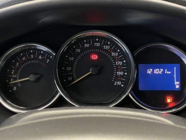 Renault Sandero II с пробегом 2015 года, цена 779 000 рублей, 121021 км, хэтчбек, Автокод Объявления