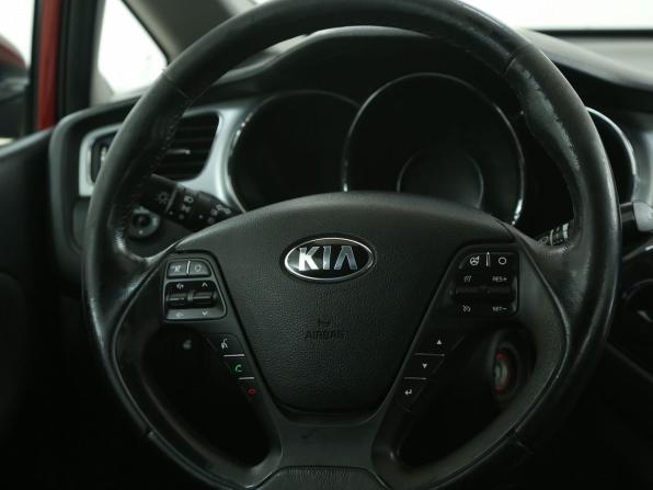 Kia Ceed II с пробегом 2013 года, цена 691 000 рублей, 260000 км, хэтчбек, Автокод Объявления