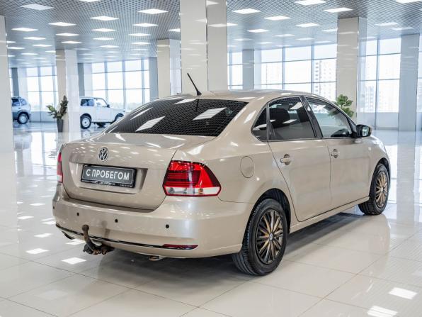 Volkswagen Polo V Рестайлинг с пробегом 2016 года, цена 1 000 000 рублей, 146000 км, седан, Автокод Объявления