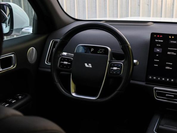 Li Auto (Lixiang) L7 I с пробегом 2023 года, цена 4 900 000 рублей, 88169 км, внедорожник, Автокод Объявления