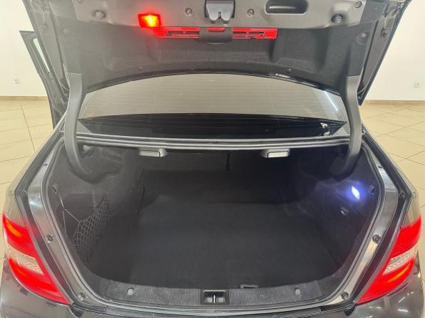 Mercedes-Benz C-Класс III (W204) Рестайлинг с пробегом 2011 года, цена 1 350 000 рублей, 251492 км, седан, Автокод Объявления