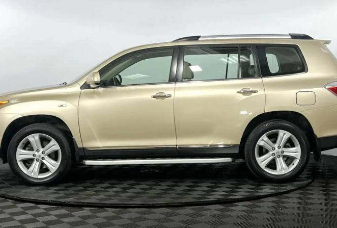 Toyota Highlander II (XU40) Рестайлинг с пробегом 2011 года, цена 2 390 000 рублей, 118305 км, внедорожник, Автокод Объявления